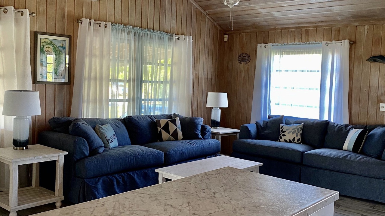 Photo of Livingroom in Bahama Palm Shores
