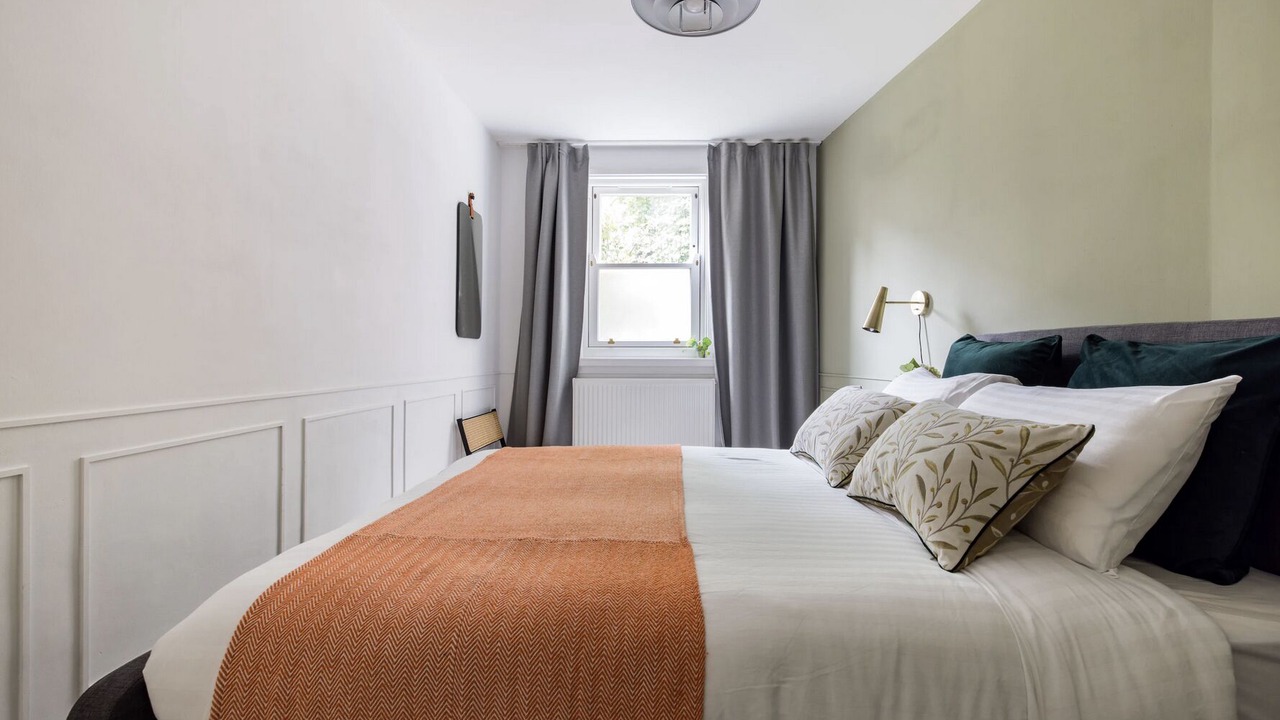 Photo of Bedroom in Farringdon