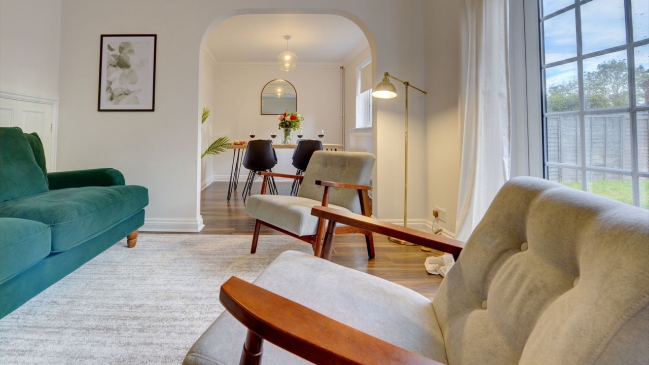 Photo of Livingroom in Lower Shelton