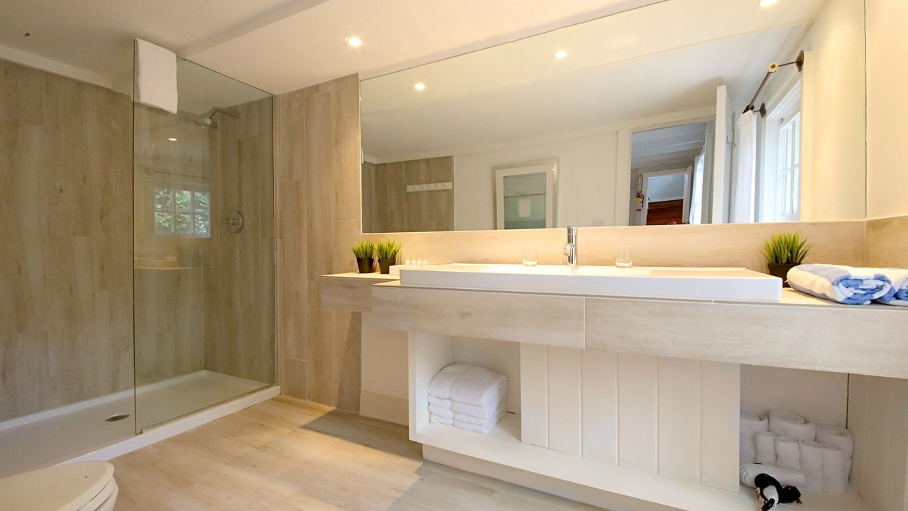 Photo of Bathroom in Governor's Harbour