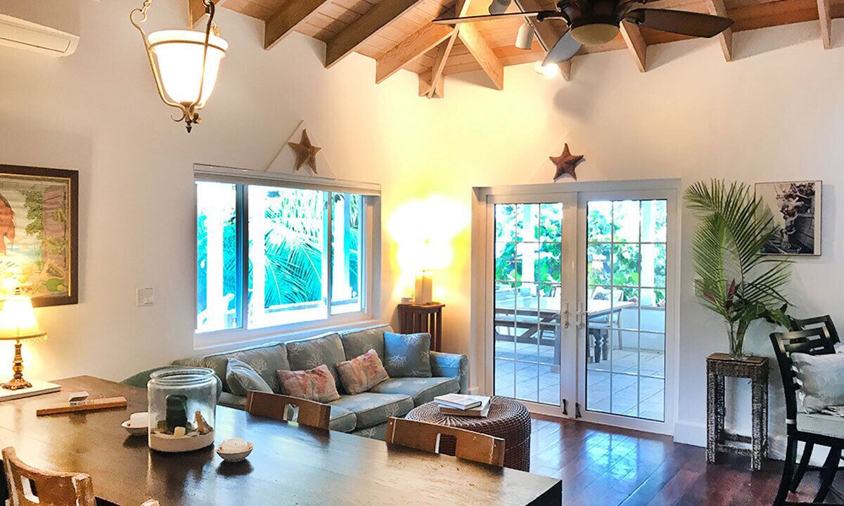Photo of Livingroom in Dunmore Town