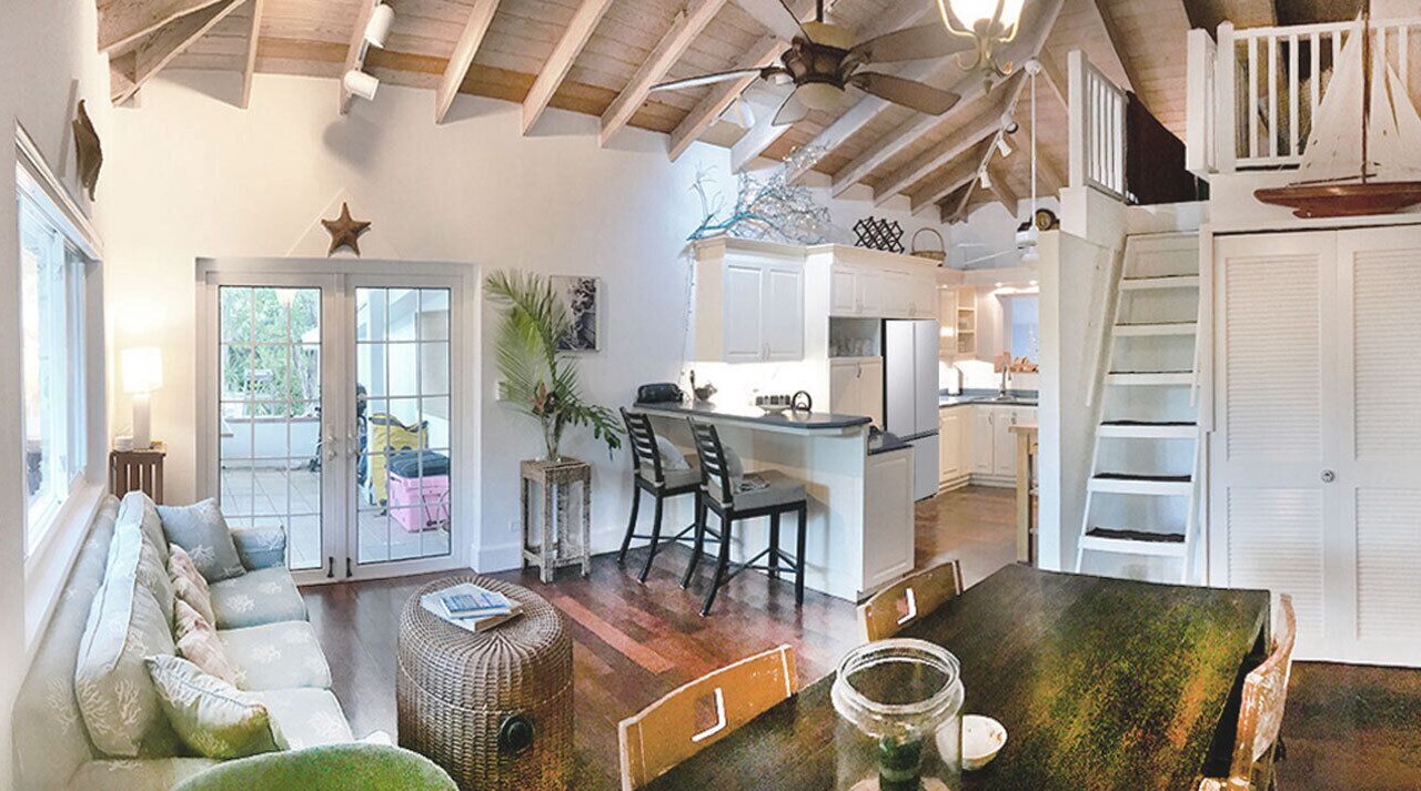 Photo of Livingroom in Dunmore Town