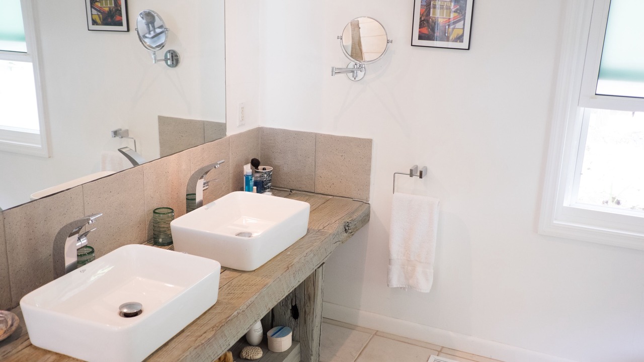 Photo of Bathroom in Governor's Harbour