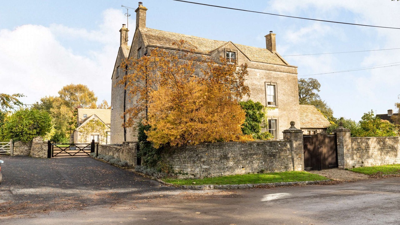 Photo of Others in Cold Aston