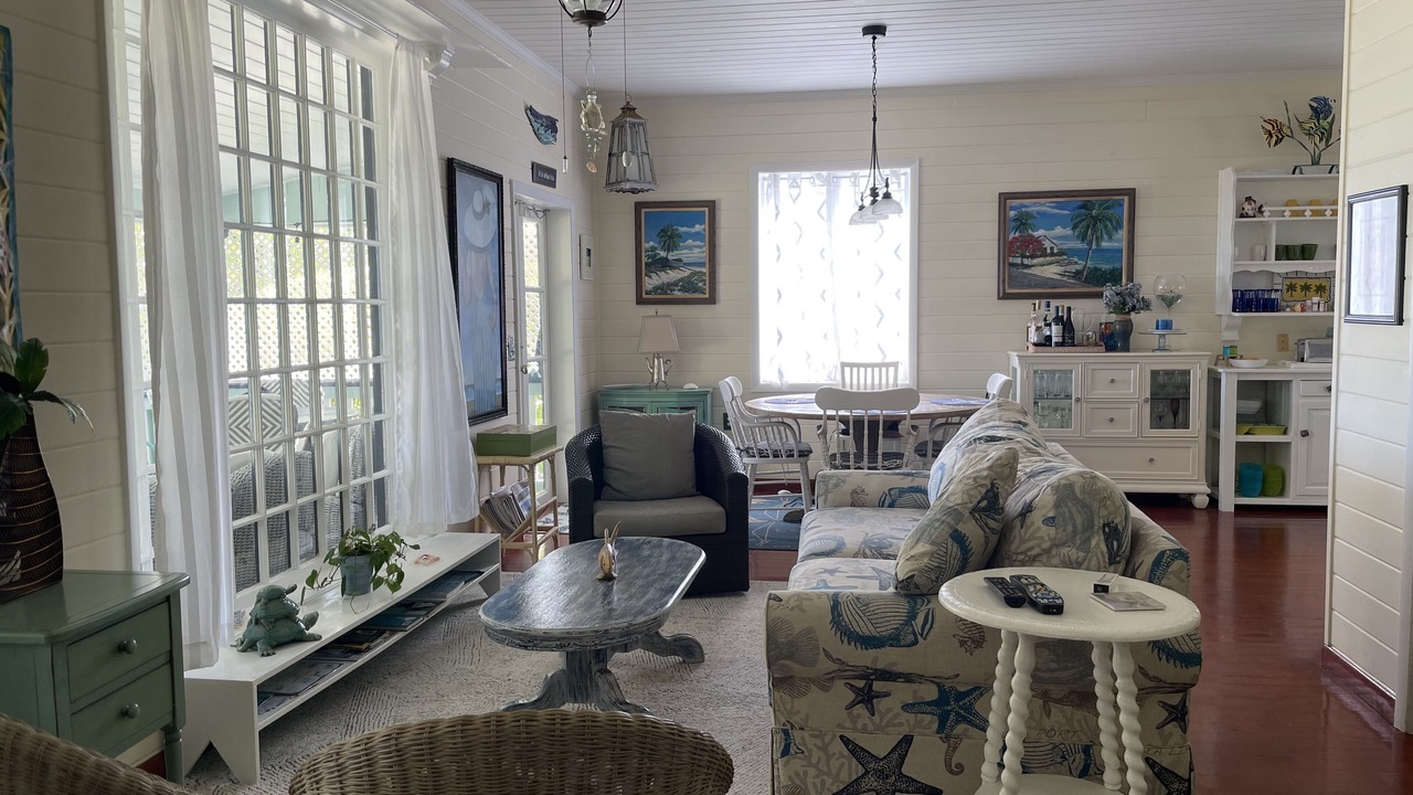 Photo of Livingroom in Spanish Wells