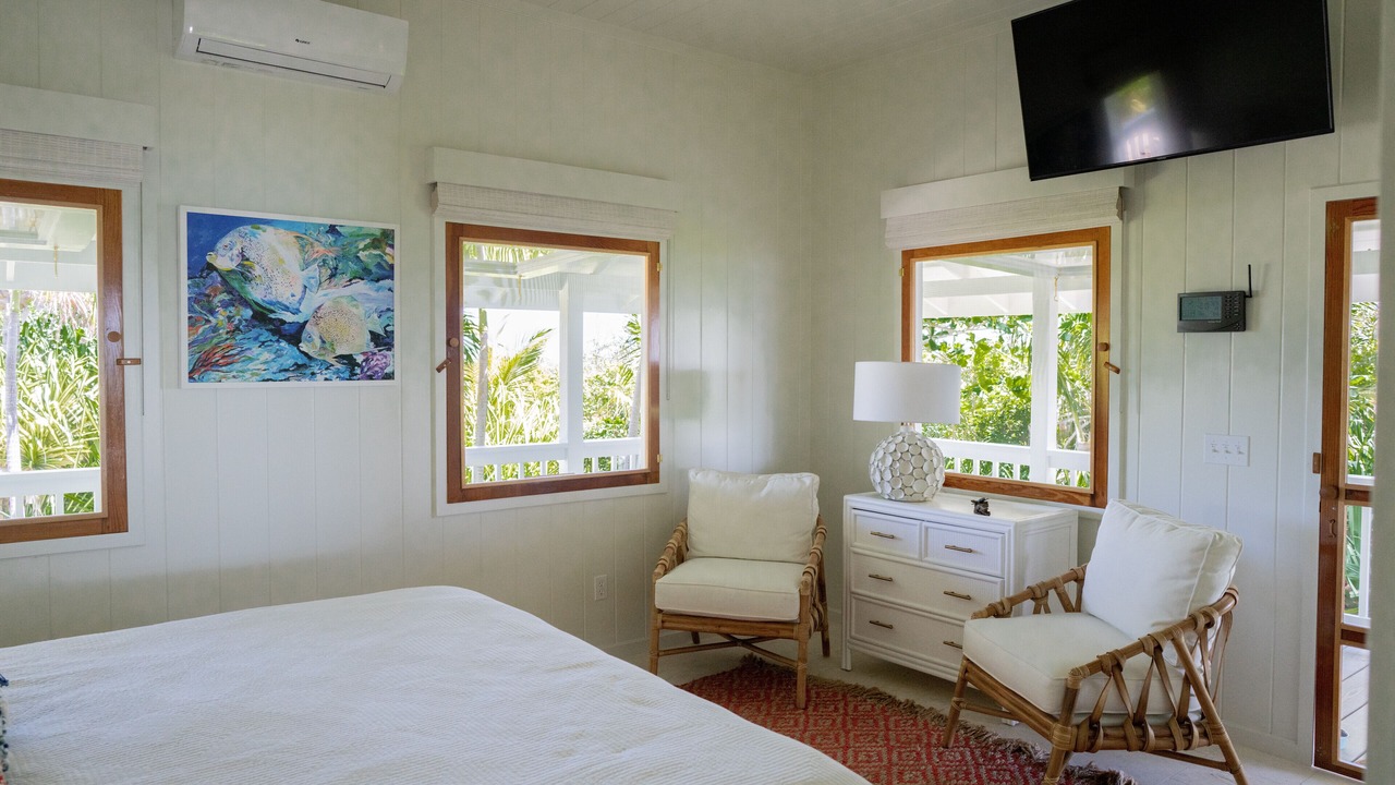 Photo of Bedroom in Man O War Cay