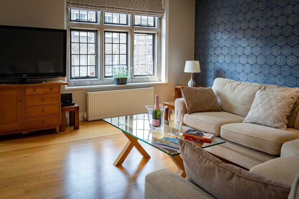 Photo of Livingroom in Eton