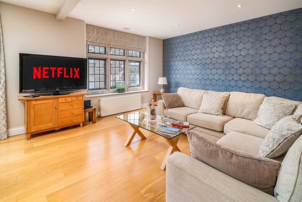Photo of Livingroom in Eton