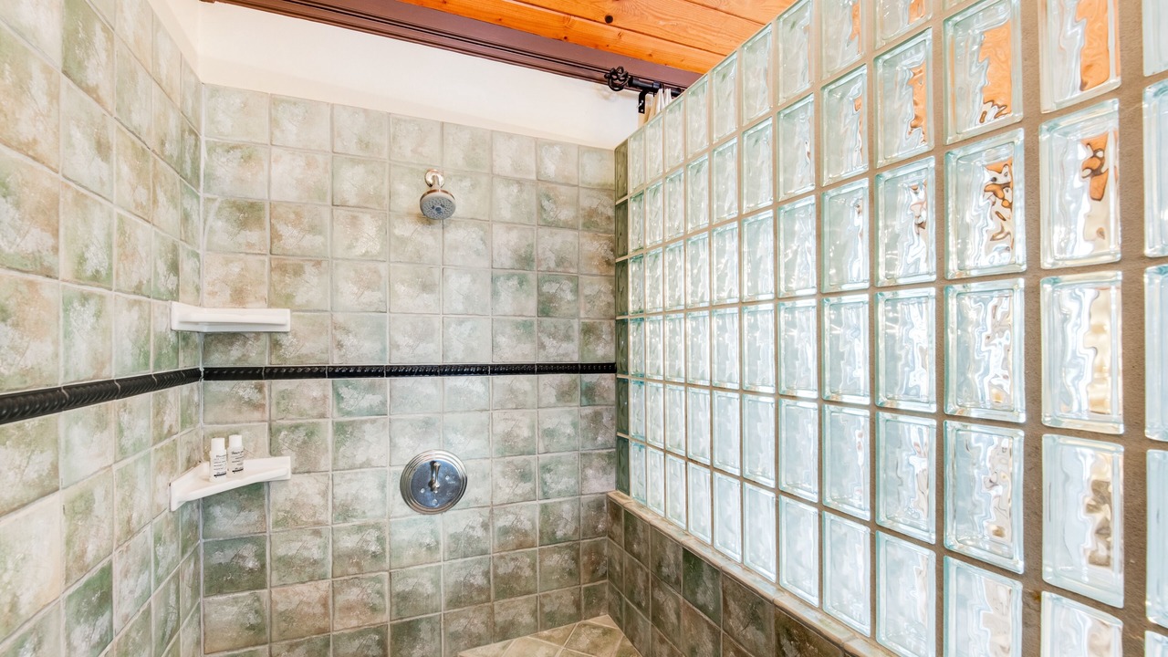 Photo of Bathroom in Honaunau-Napoopoo