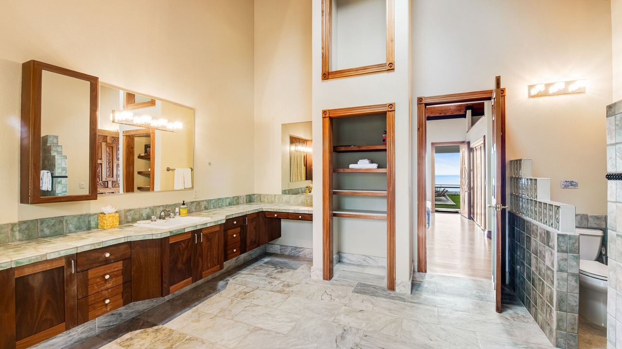 Photo of Bathroom in Honaunau-Napoopoo