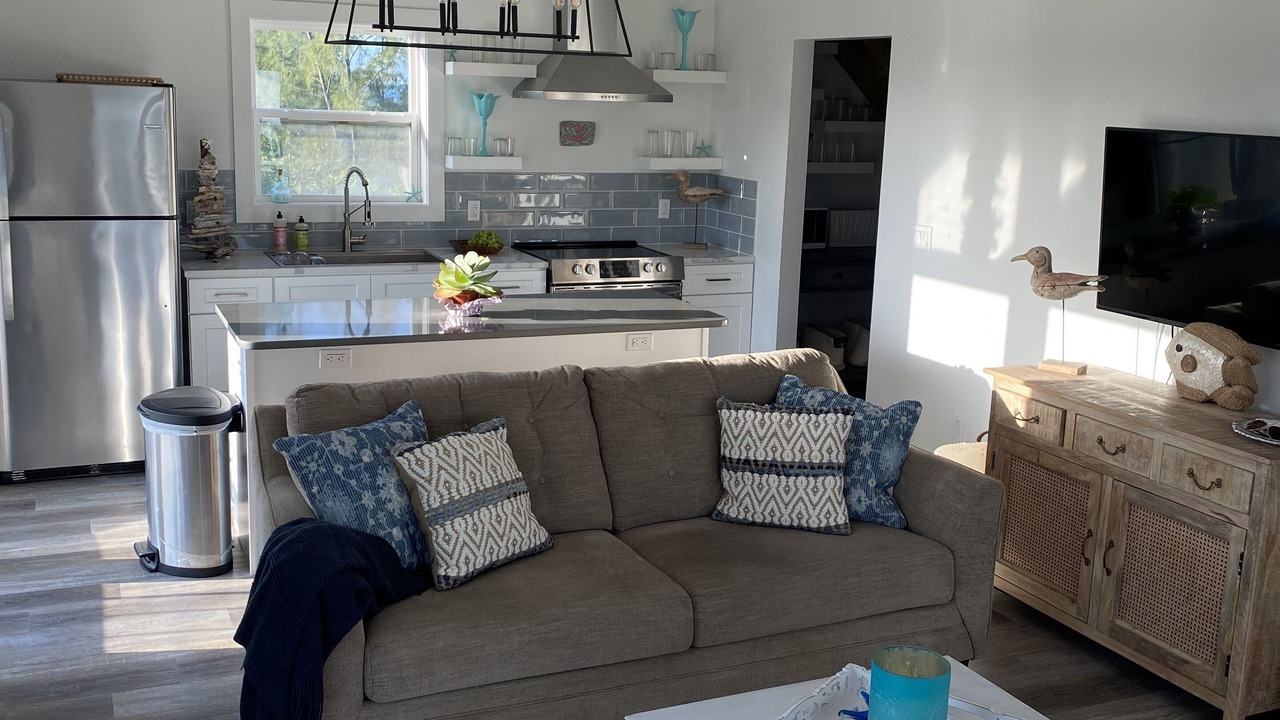 Photo of Livingroom in Spanish Wells