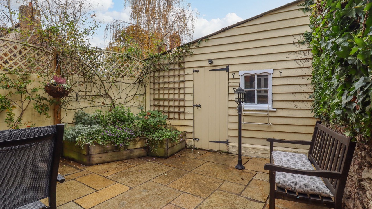 Photo of Patio Balcony in Pavenham
