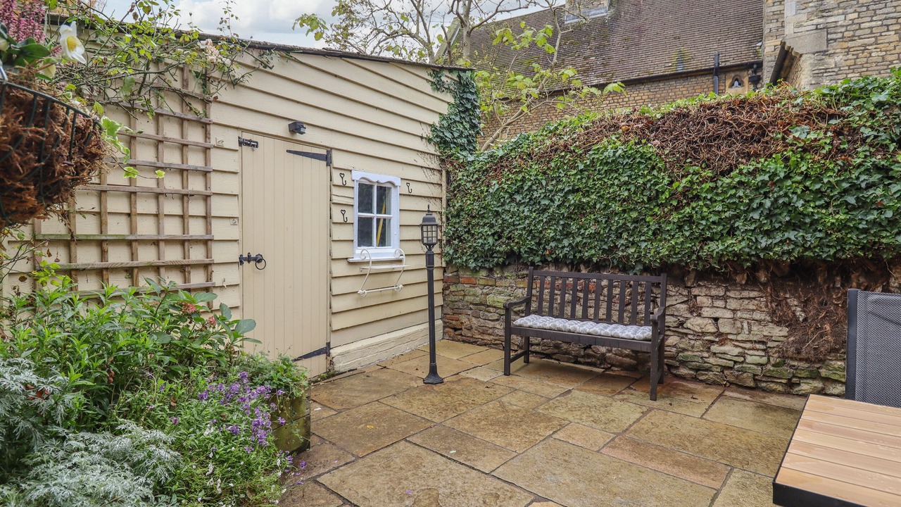 Photo of Patio Balcony in Pavenham