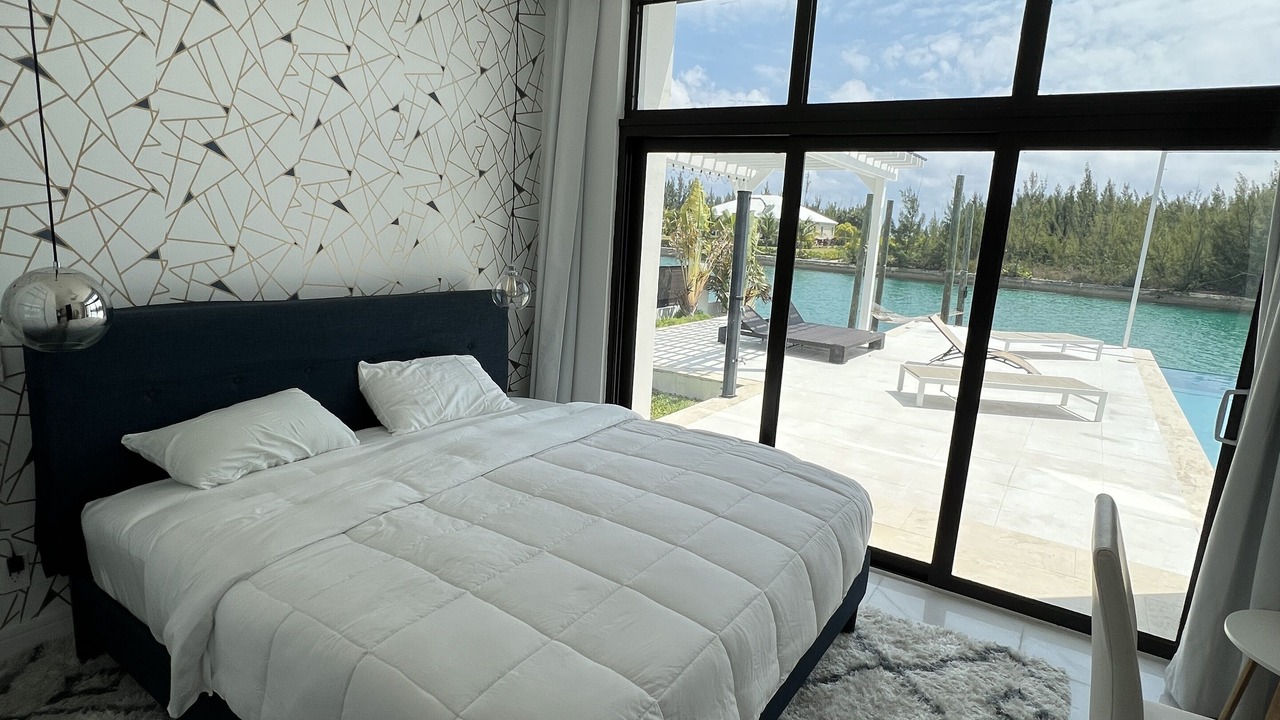 Photo of Bedroom in Bahamia West