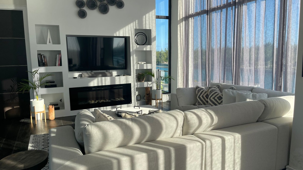 Photo of Livingroom in Bahamia West