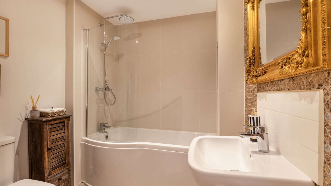 Photo of Bathroom in Guiting Power
