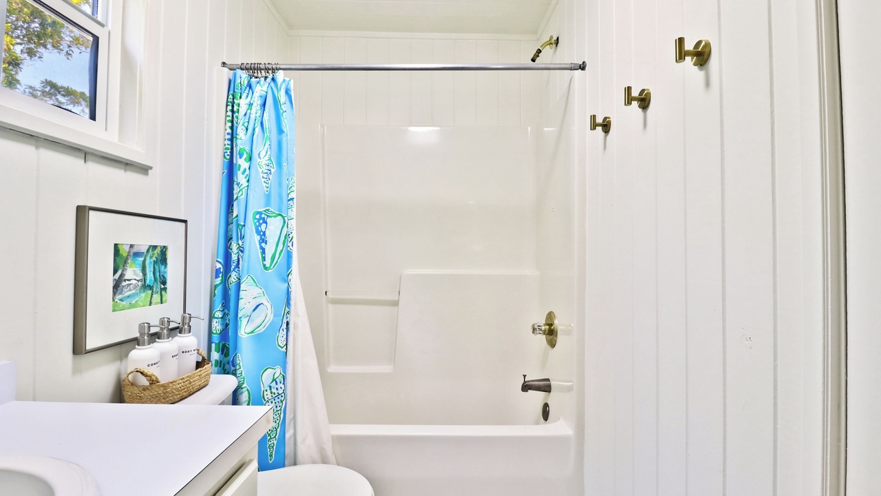 Photo of Bathroom in Lubbers Quarters Cay