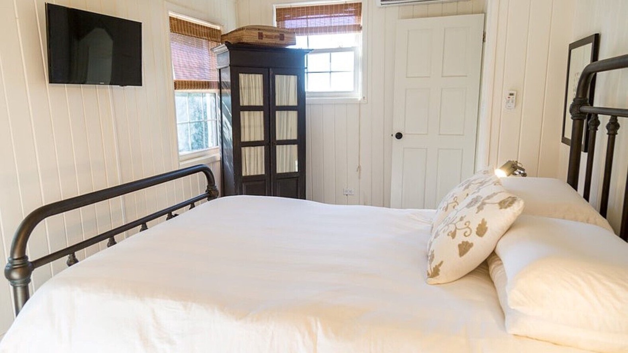 Photo of Bedroom in Dunmore Town