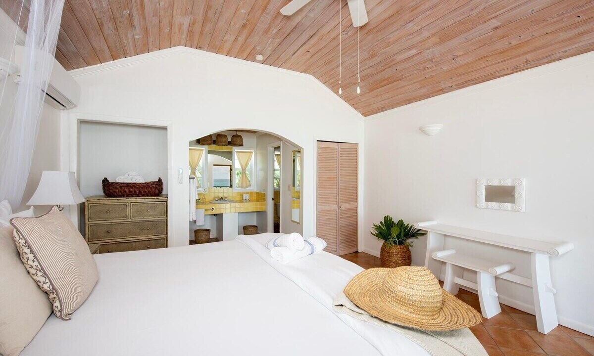 Photo of Bedroom in Governor's Harbour