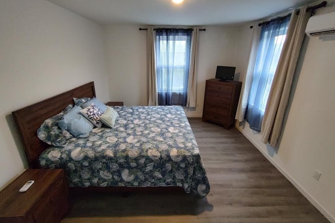 Photo of Bedroom in Spanish Wells