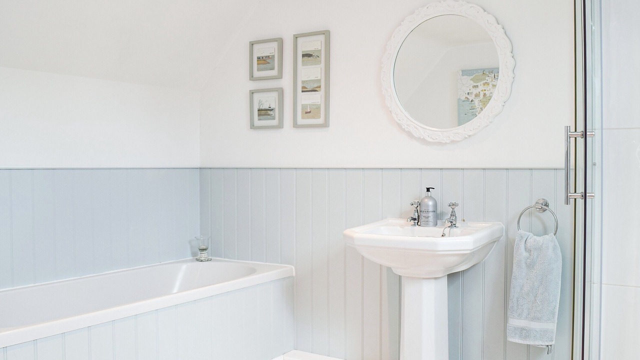 Photo of Bathroom in Clifton Reynes
