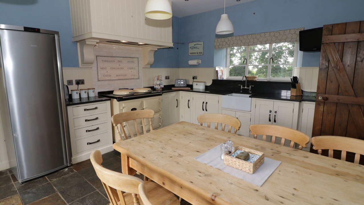 Photo of Kitchen in Litchborough