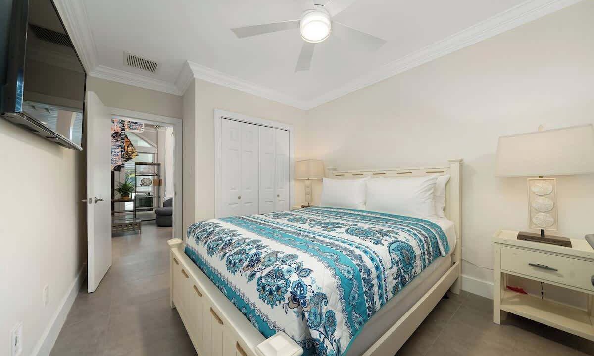 Photo of Bedroom in Paradise Island