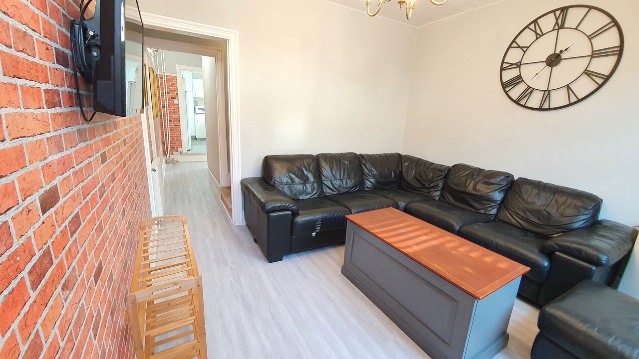 Photo of Livingroom in Luton