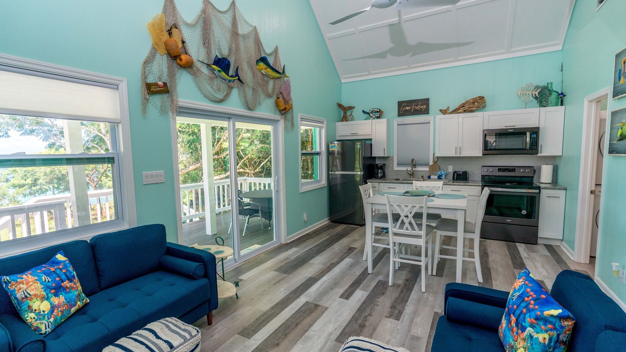 Photo of Livingroom in Spanish Wells