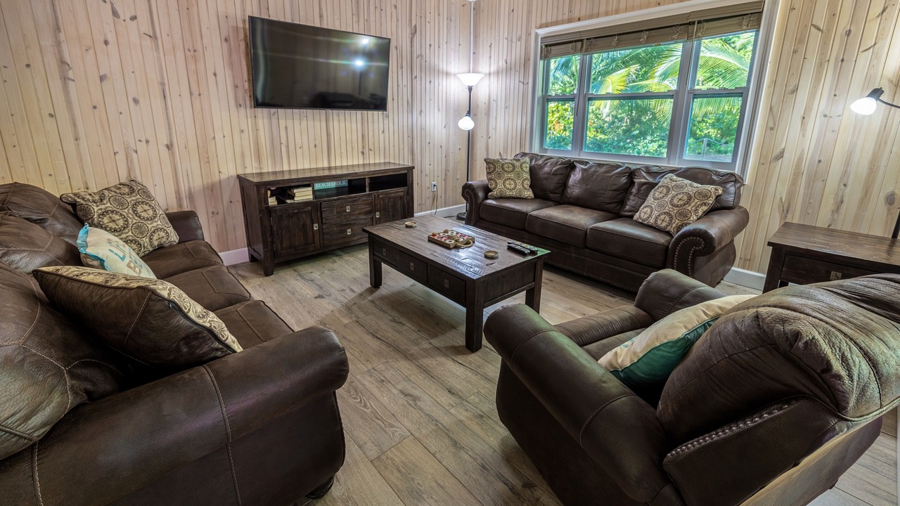 Photo of Livingroom in Spanish Wells