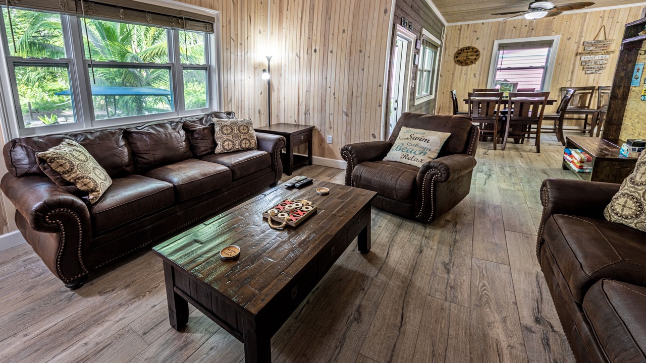 Photo of Livingroom in Spanish Wells