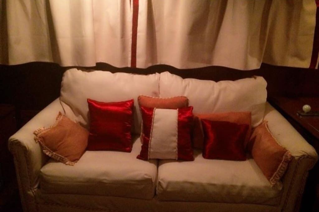Photo of Livingroom in Staniel Cay
