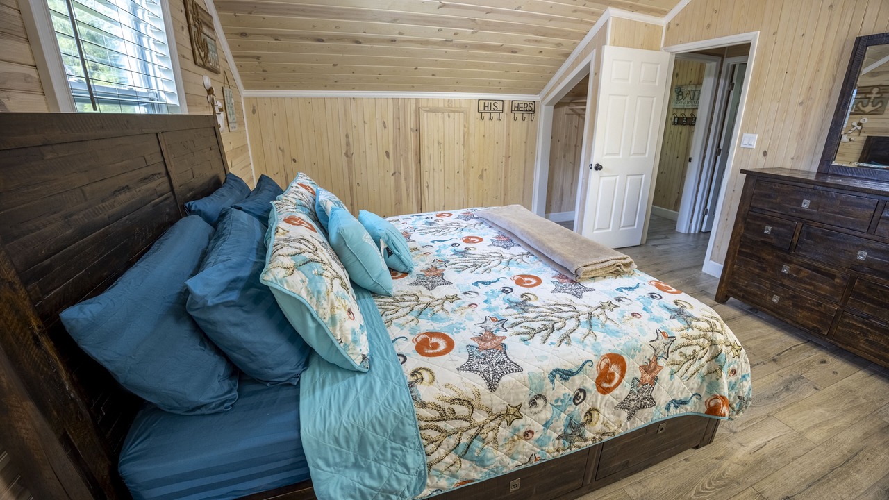 Photo of Bedroom in Spanish Wells