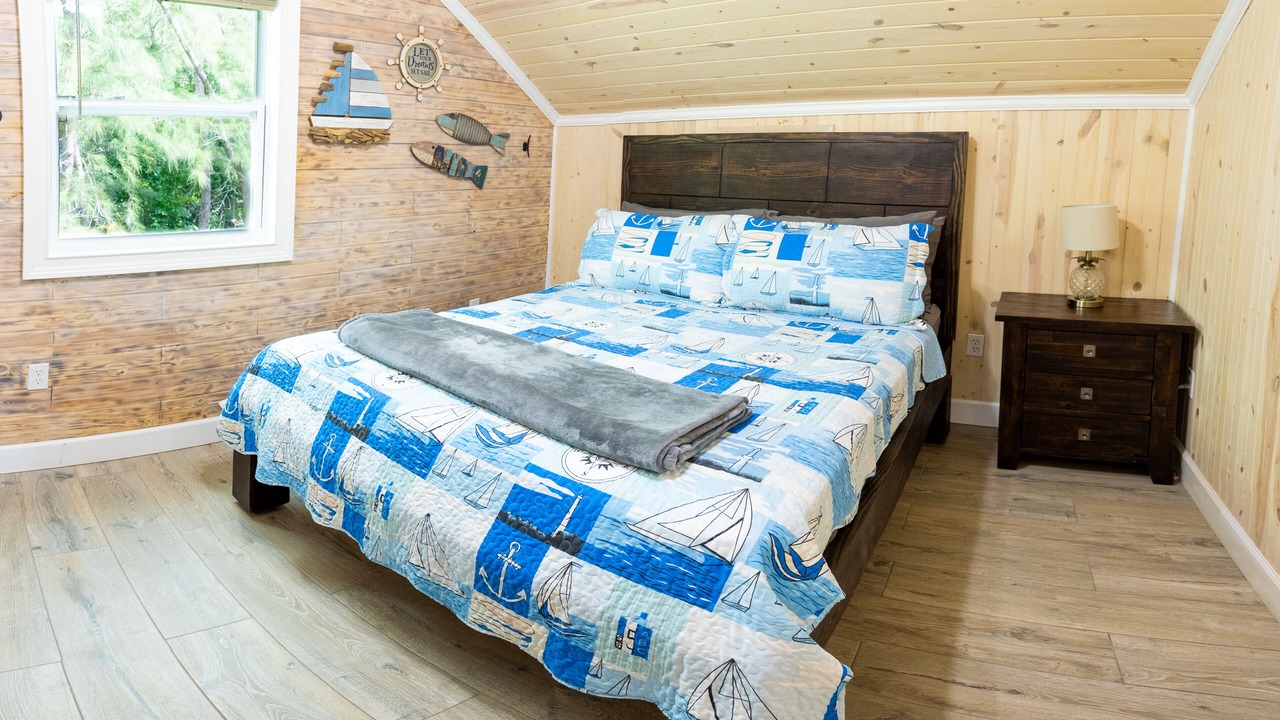 Photo of Bedroom in Spanish Wells