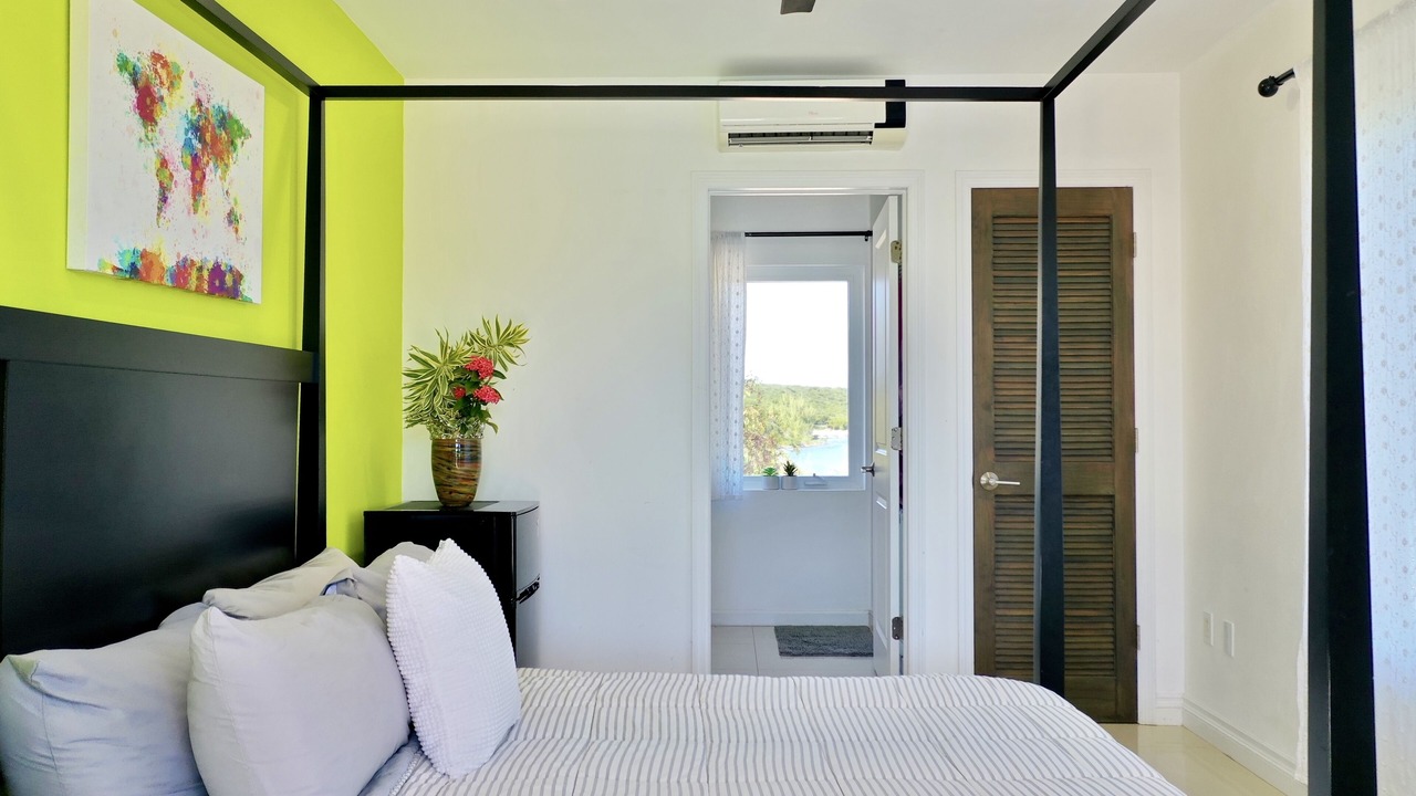 Photo of Bedroom in Savannah Sound