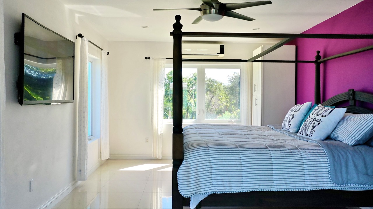 Photo of Bedroom in Savannah Sound