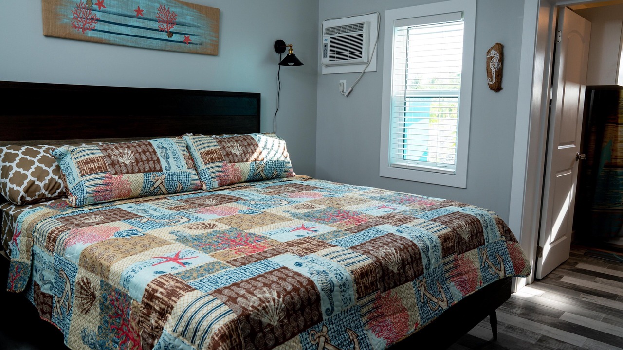 Photo of Bedroom in Spanish Wells