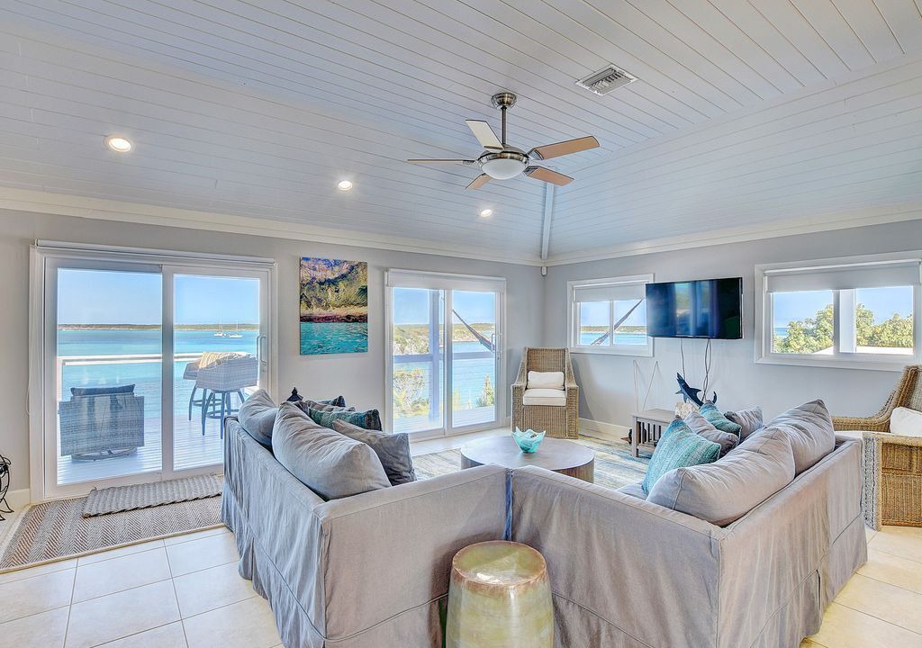 Photo of Bedroom in Staniel Cay
