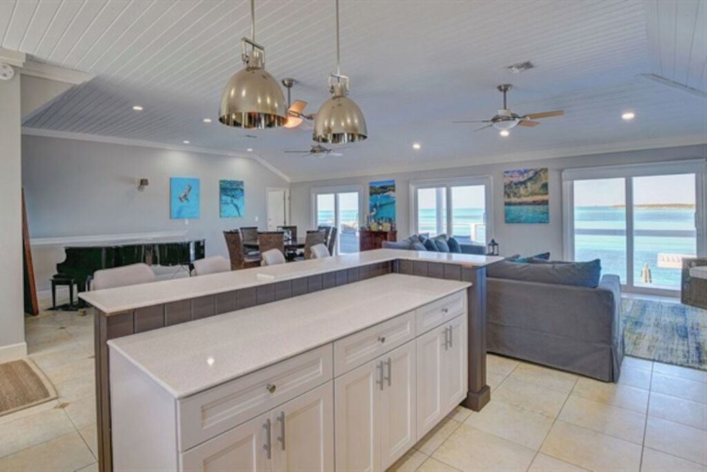 Photo of Bedroom in Staniel Cay