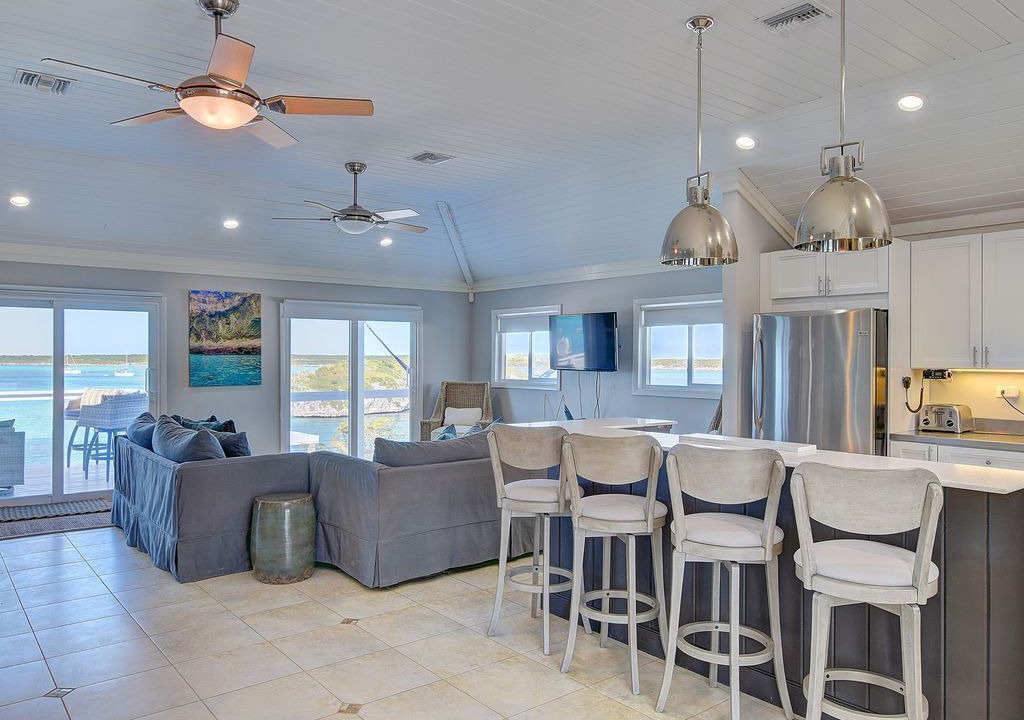 Photo of Bedroom in Staniel Cay