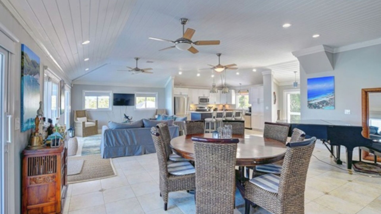 Photo of Bedroom in Staniel Cay