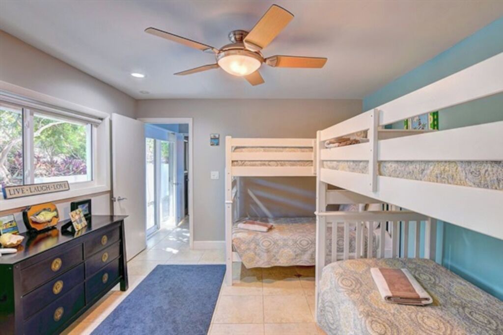 Photo of Bedroom in Staniel Cay