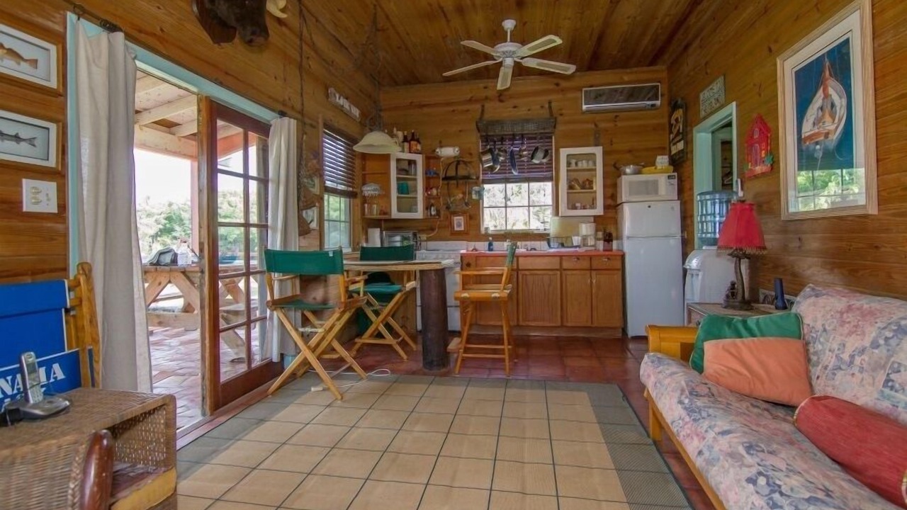 Photo of Livingroom in Gregory Town