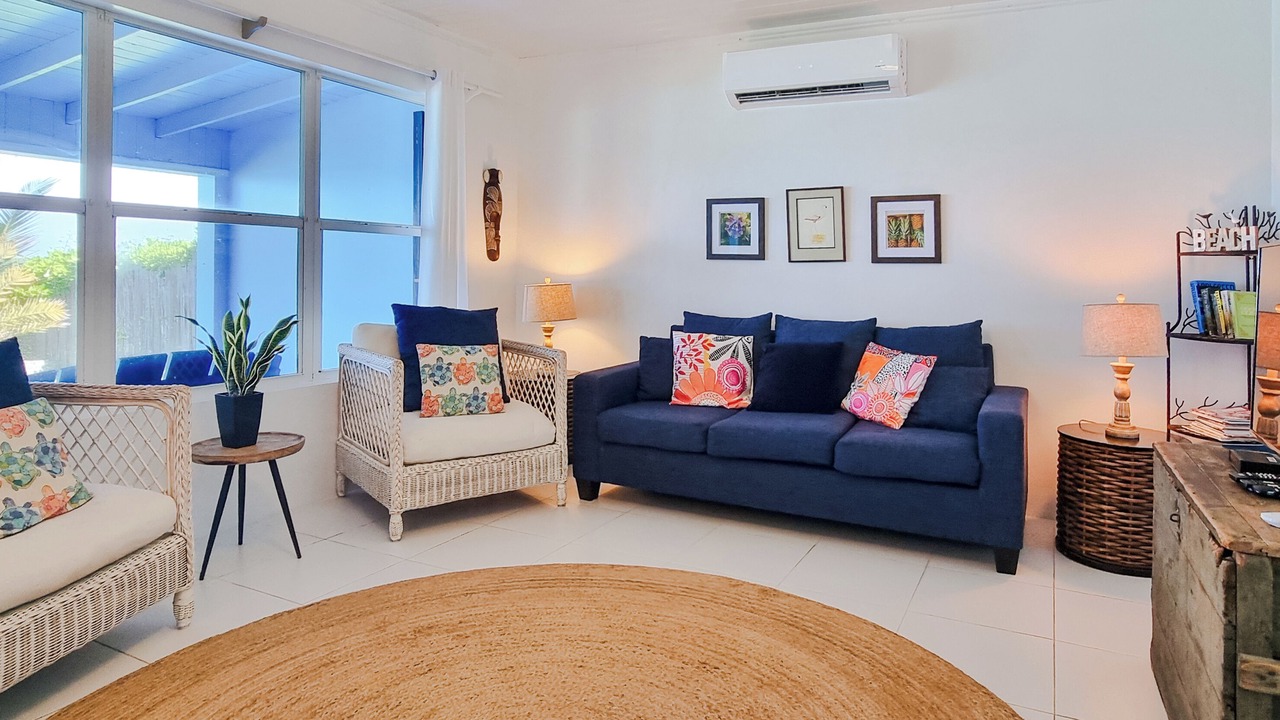 Photo of Livingroom in Spanish Wells