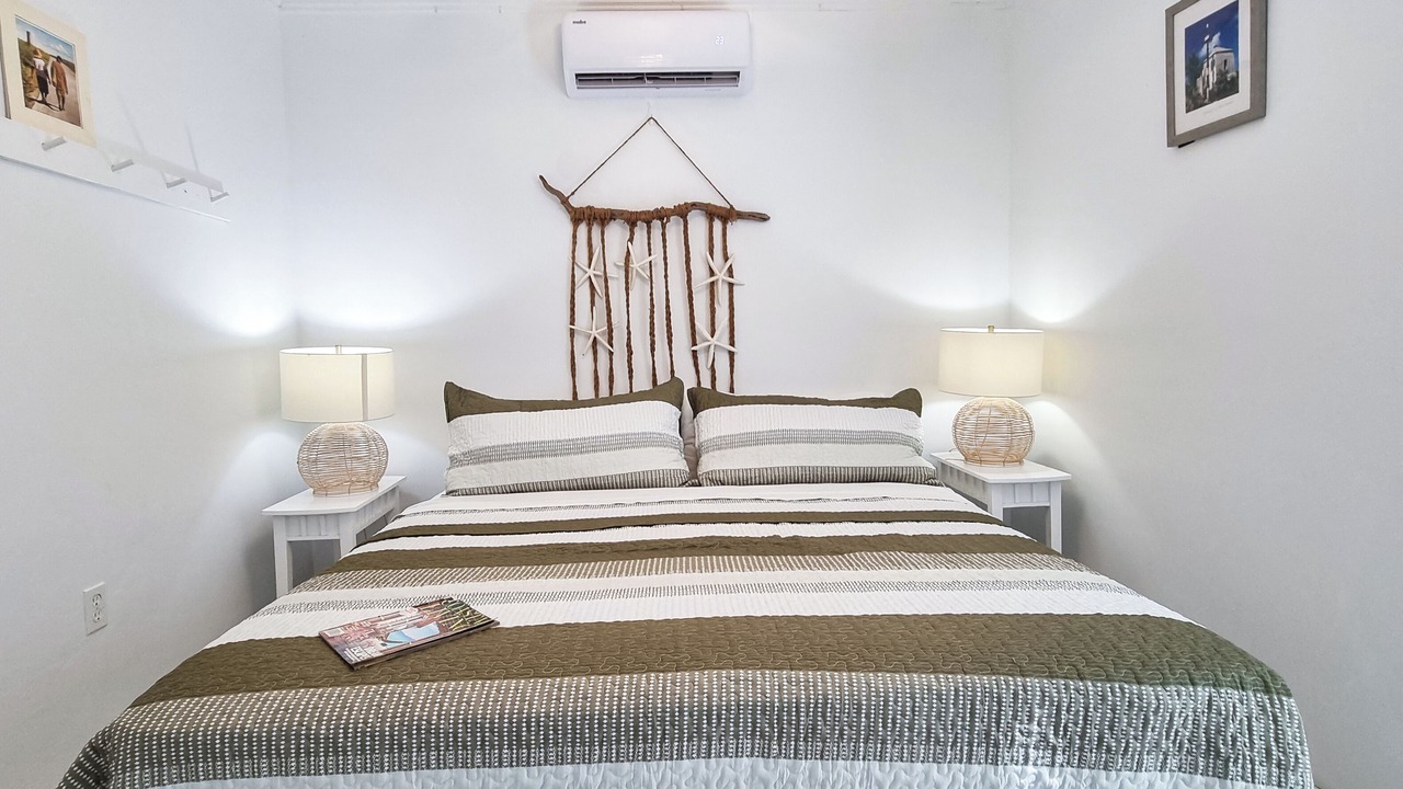 Photo of Bedroom in Spanish Wells