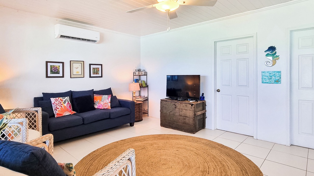 Photo of Livingroom in Spanish Wells