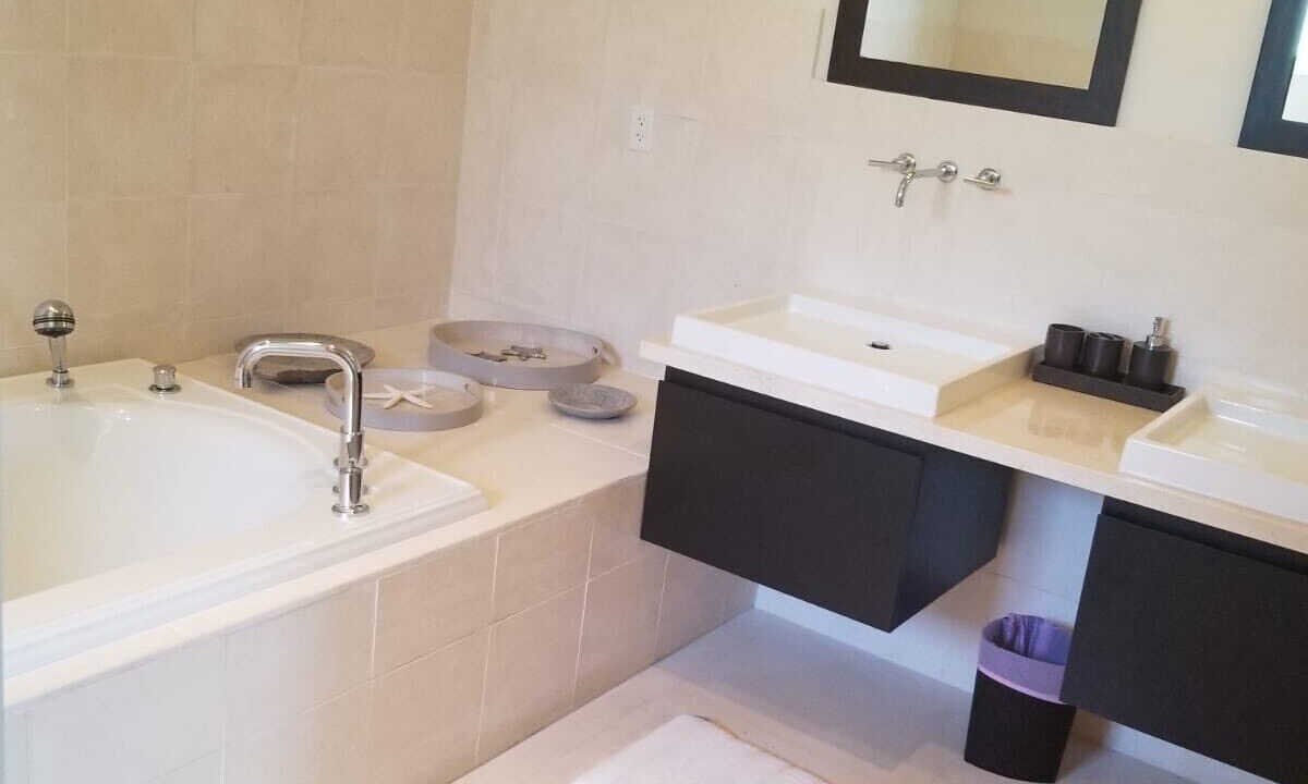 Photo of Bathroom in Alice Town