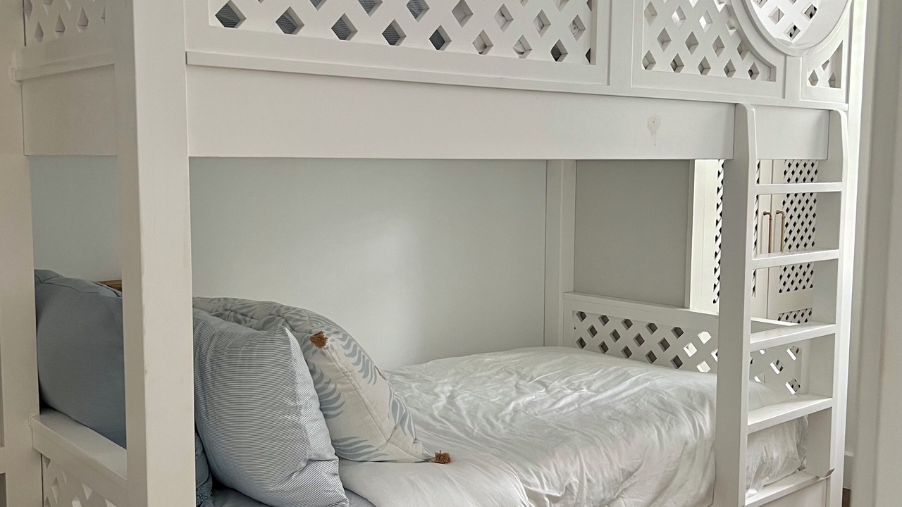 Photo of Bedroom in Dunmore Town