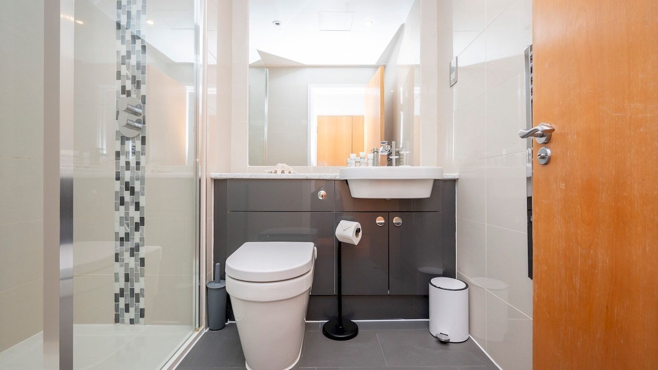 Photo of Bathroom in Farringdon