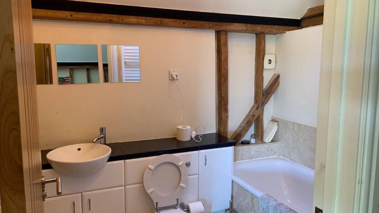 Photo of Bathroom in Howlett End